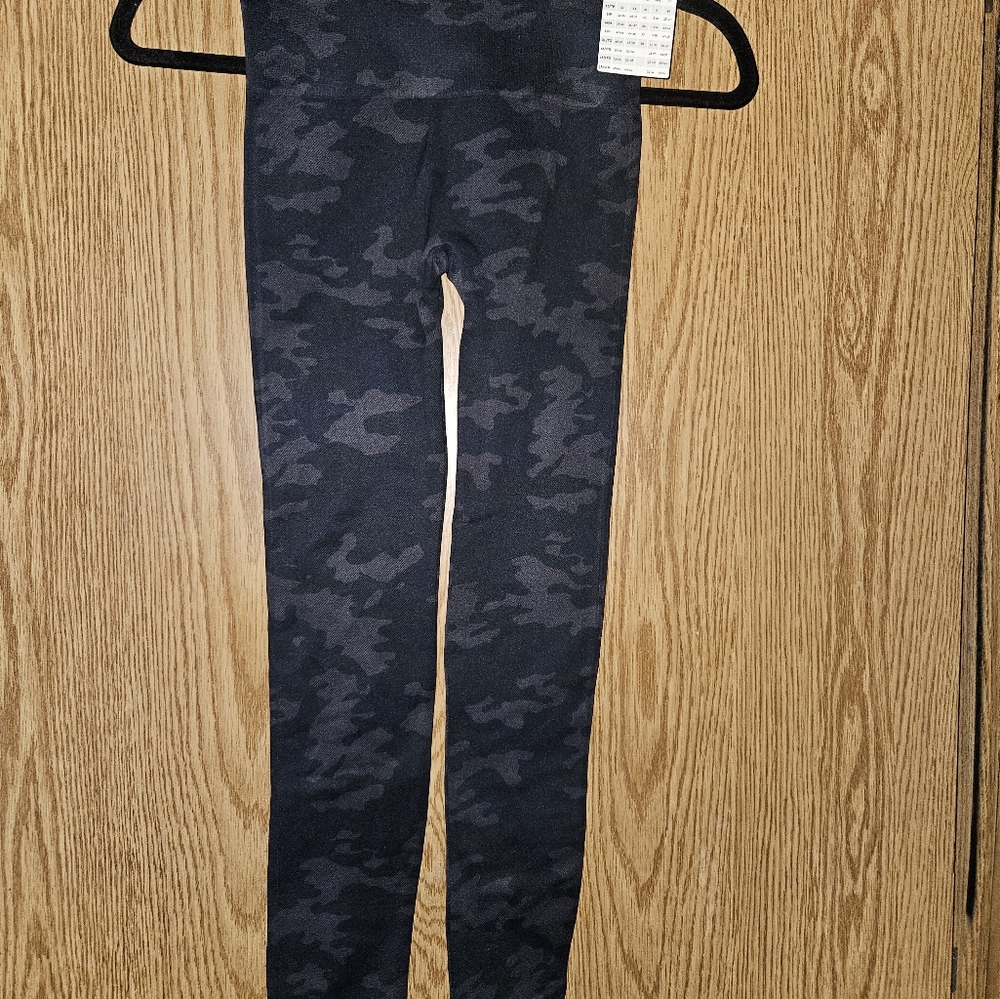 Spanx black and gray camo Print Leggings